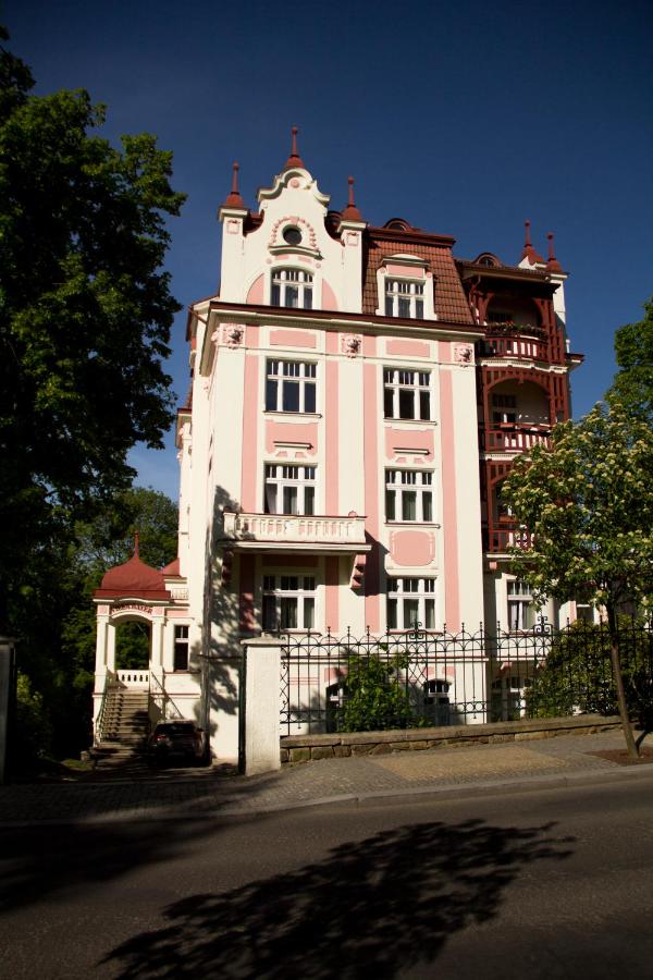 Apartmán Vila Bayer - B&B Karlovy Vary