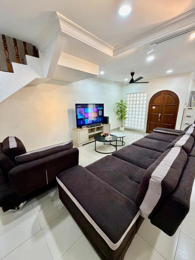 20 Guest sentul kepong Family Home swimmingpool - B&B Kuala Lumpur