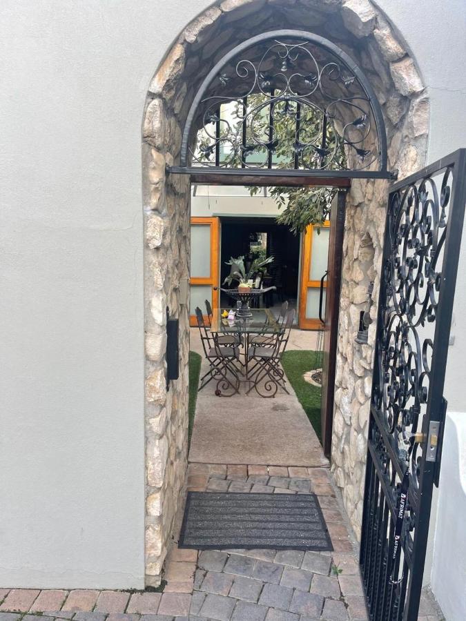 Lux - B&B Paarl