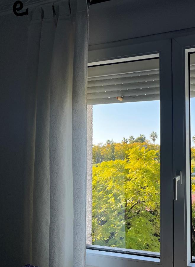 Apartamento 3 dormitorios con garaje y wifi gratis a pocos minutos del centro de Jerez - B&B Jerez de la Frontera