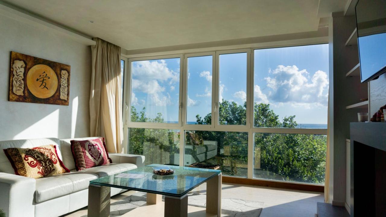 Attico con vista su Mar Tirreno e Alpi Apuane - B&B Lido di Camaiore