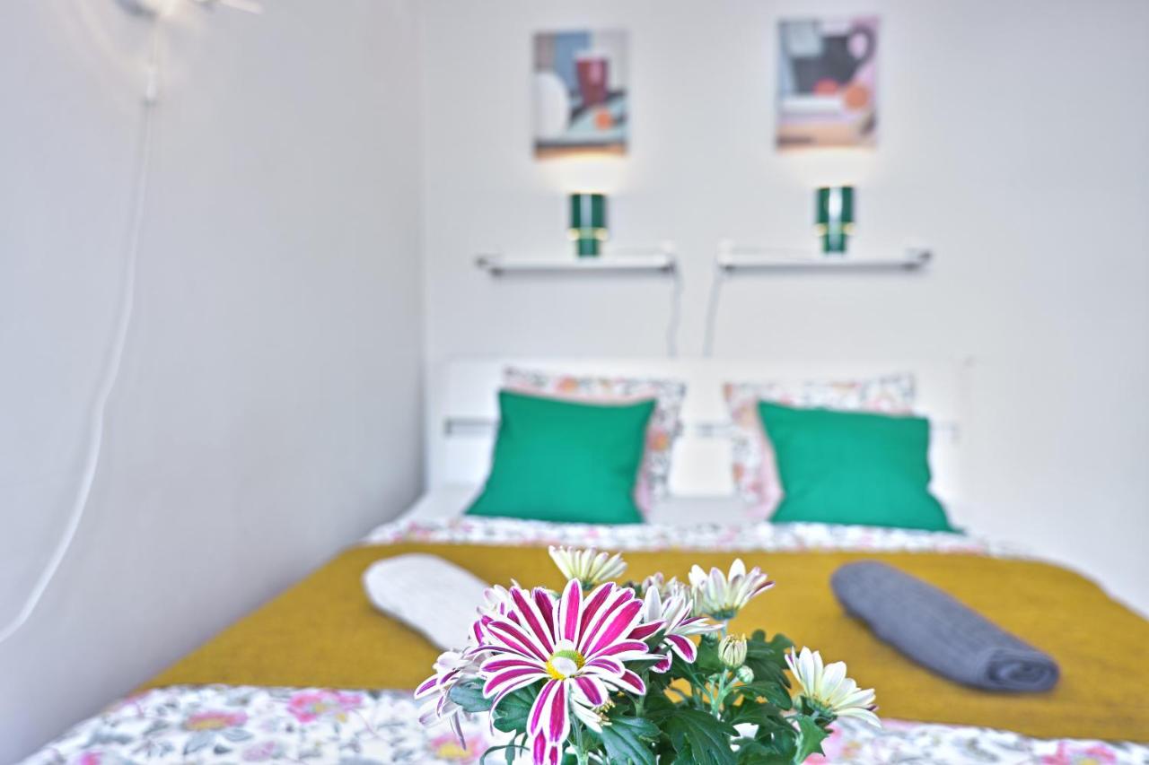 Prague Family Guest House - Rooms with shared bathroom