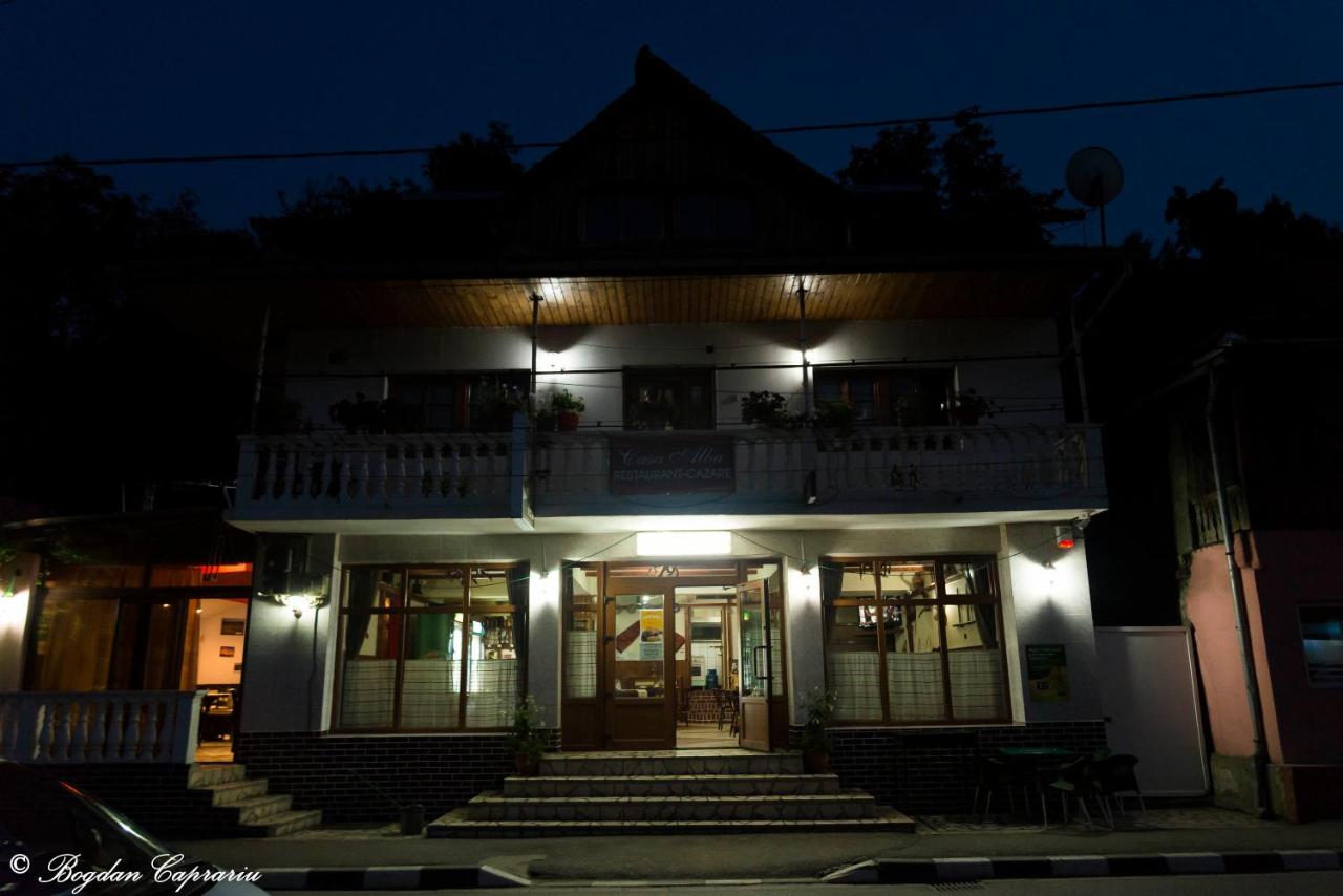 Casa Albă - Bed and Breakfast