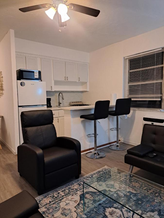Vacation Paradise - Historic Stay - Steps to Amazing Beach - B&B Miami Beach