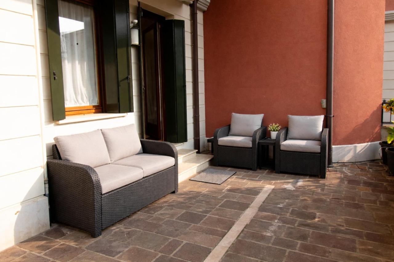 Domus Solferino - Private Parking near Airport & City Center - Chambres d'hôtes Trévise