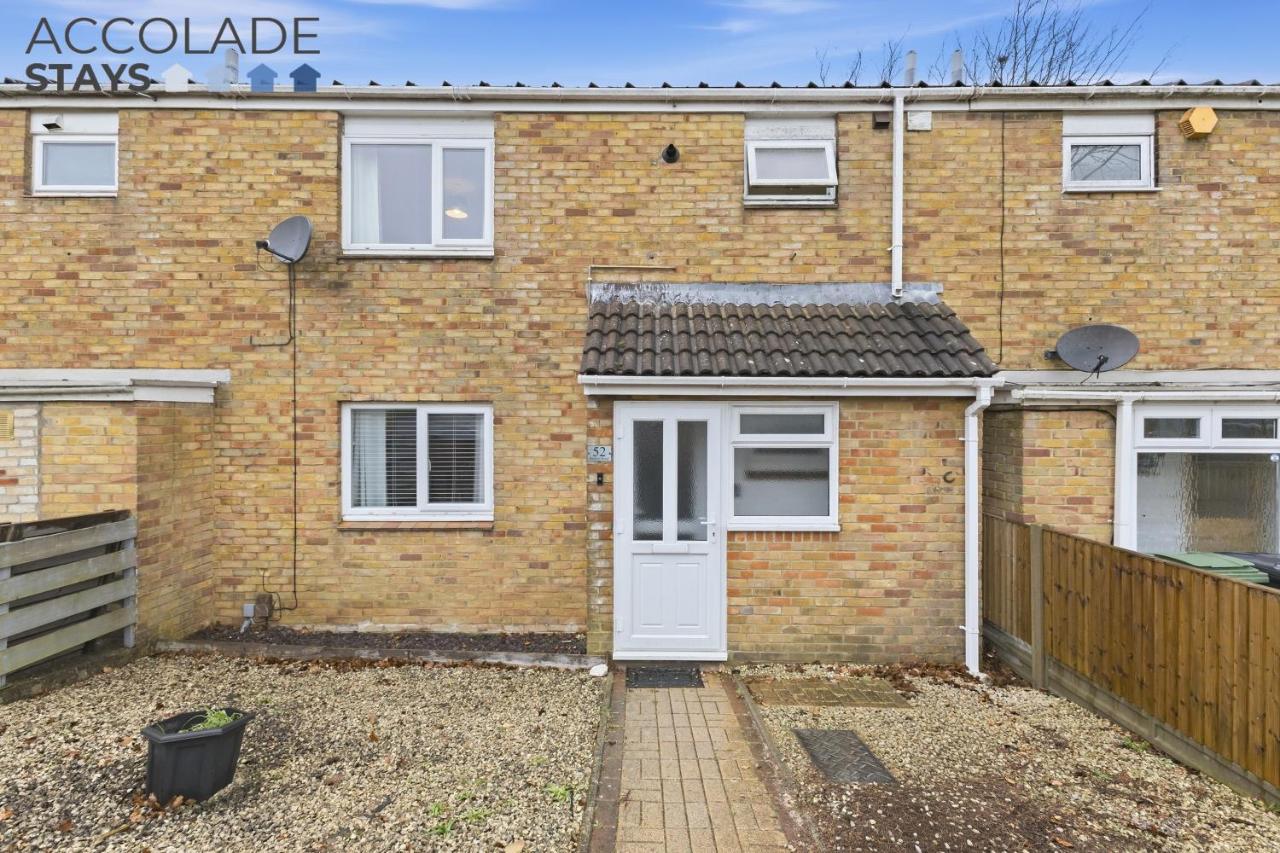 Family & Contractor Friendly, 3 Bed, Parking - B&B Basingstoke