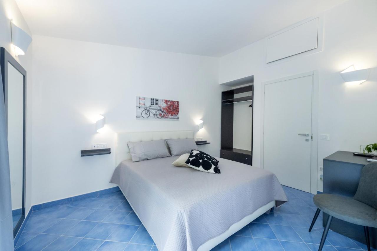 Tweepersoonskamer met Balkon en Uitzicht op Zee