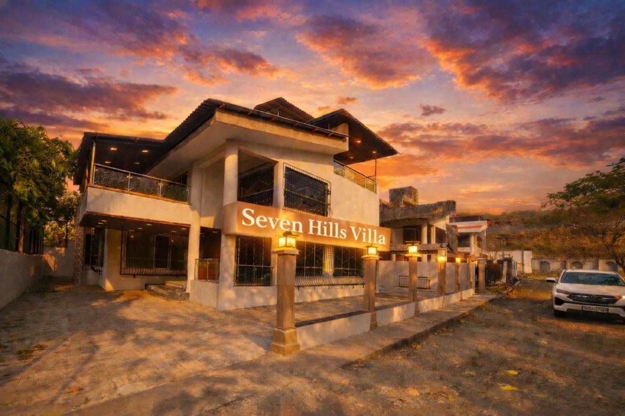 4BHK Seven Hills Villa With Garden , BBQ , CARROM , HOCKEY & TENNIS TABLE , - Near Lonavala - Chambres d’hôtes Khopoli