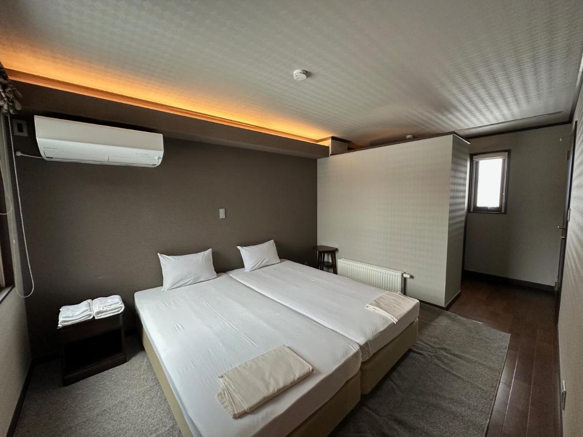 Chalet Yutaka - Bed and Breakfast Furano