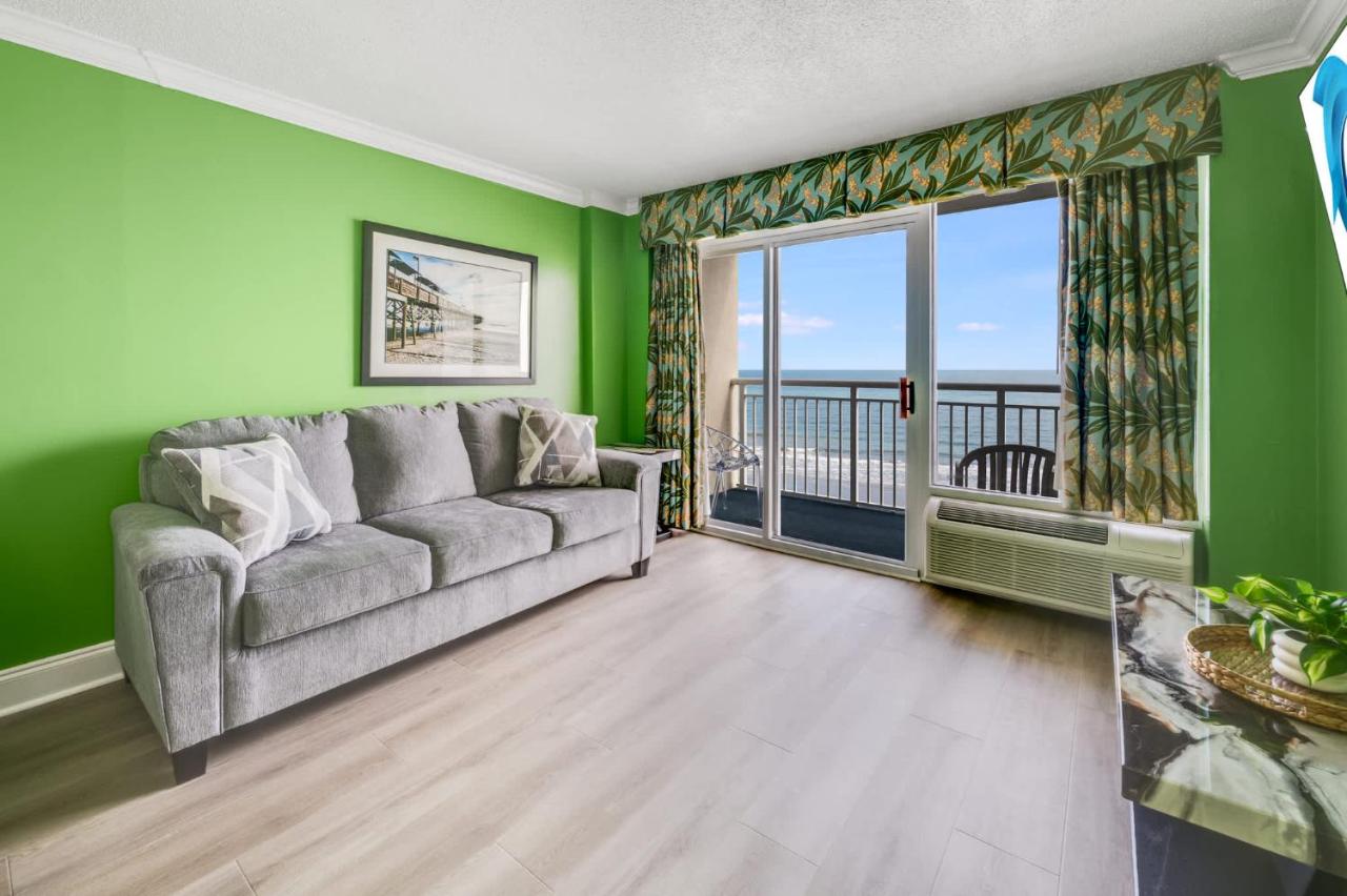Direct Oceanfront View Suite,Pools at Sandy Beach! - Ferienwohnung Myrtle Beach