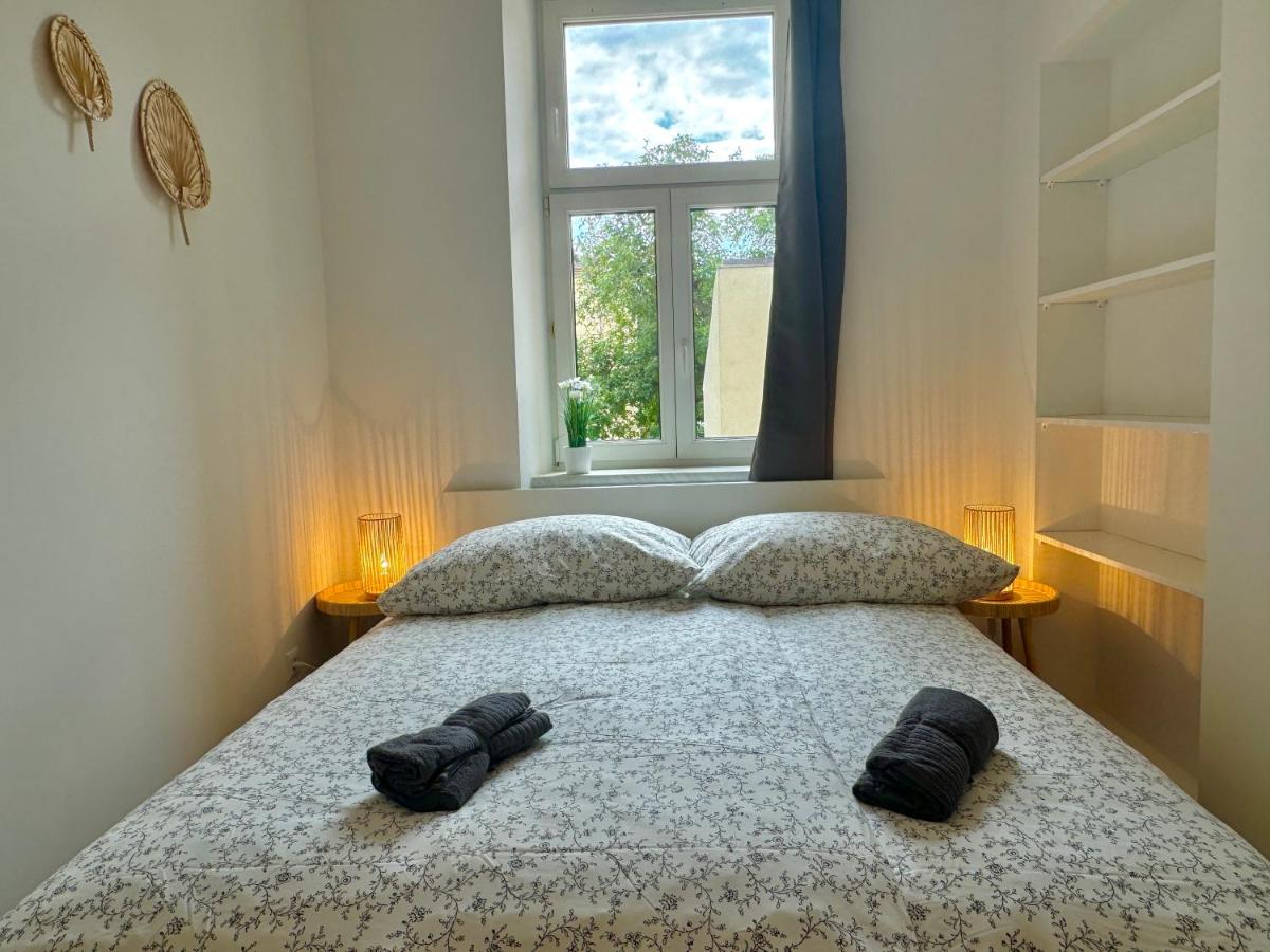 Stylish Renovated Apartment with Free Parking - B&B Vienna