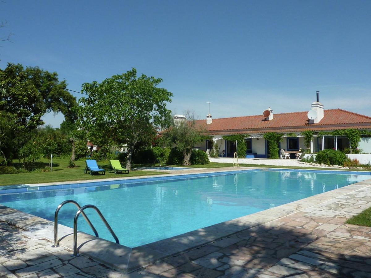 B&B Montemor-o-Novo - Attached quaint Farmhouse in Montemor o Novo with Swimming Pool - Bed and Breakfast Montemor-o-Novo