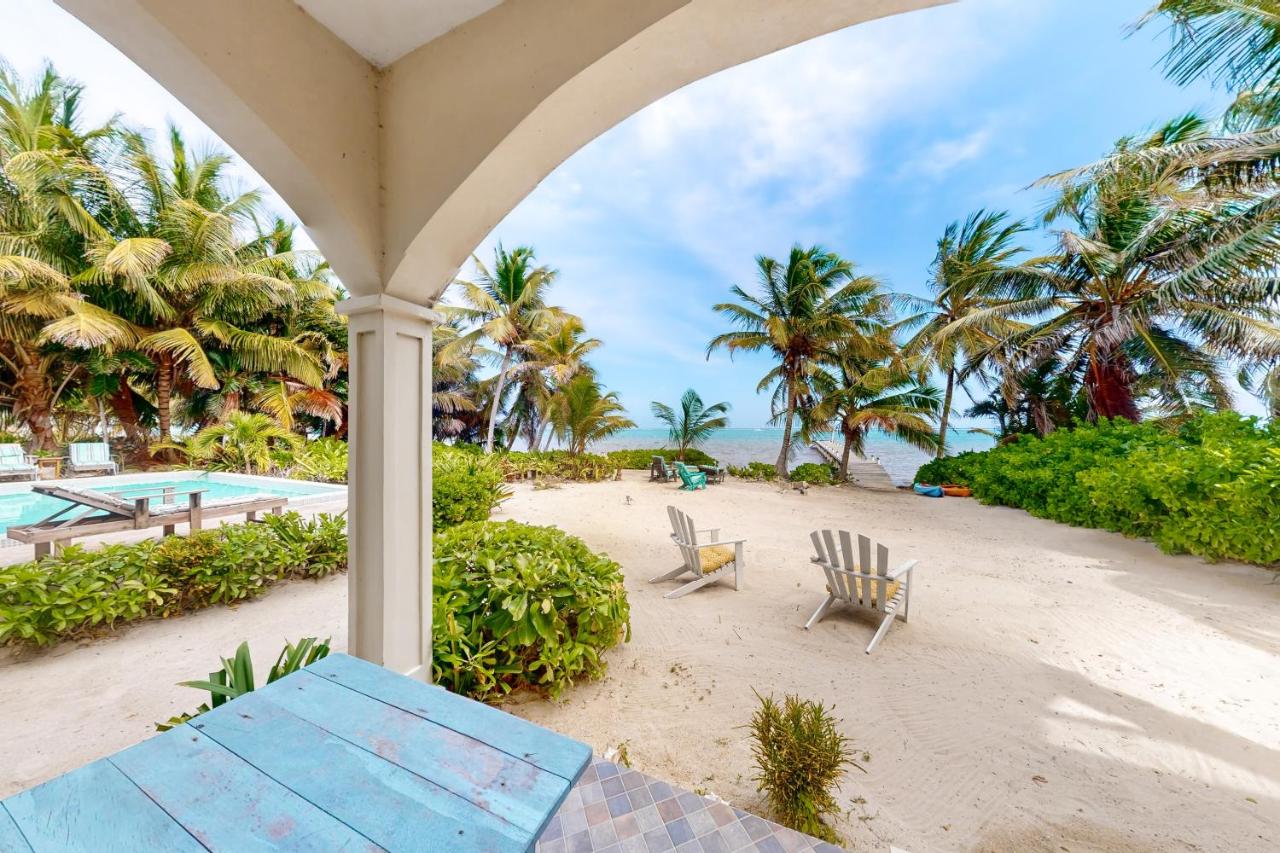 A1 at Blue Water Beach Villas - B&B San Pedro