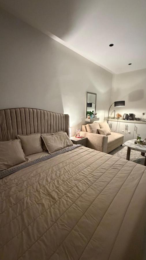 استديو بيرق هادئ ودخول ذاتي - Chambres d’hôtes Al Khardj