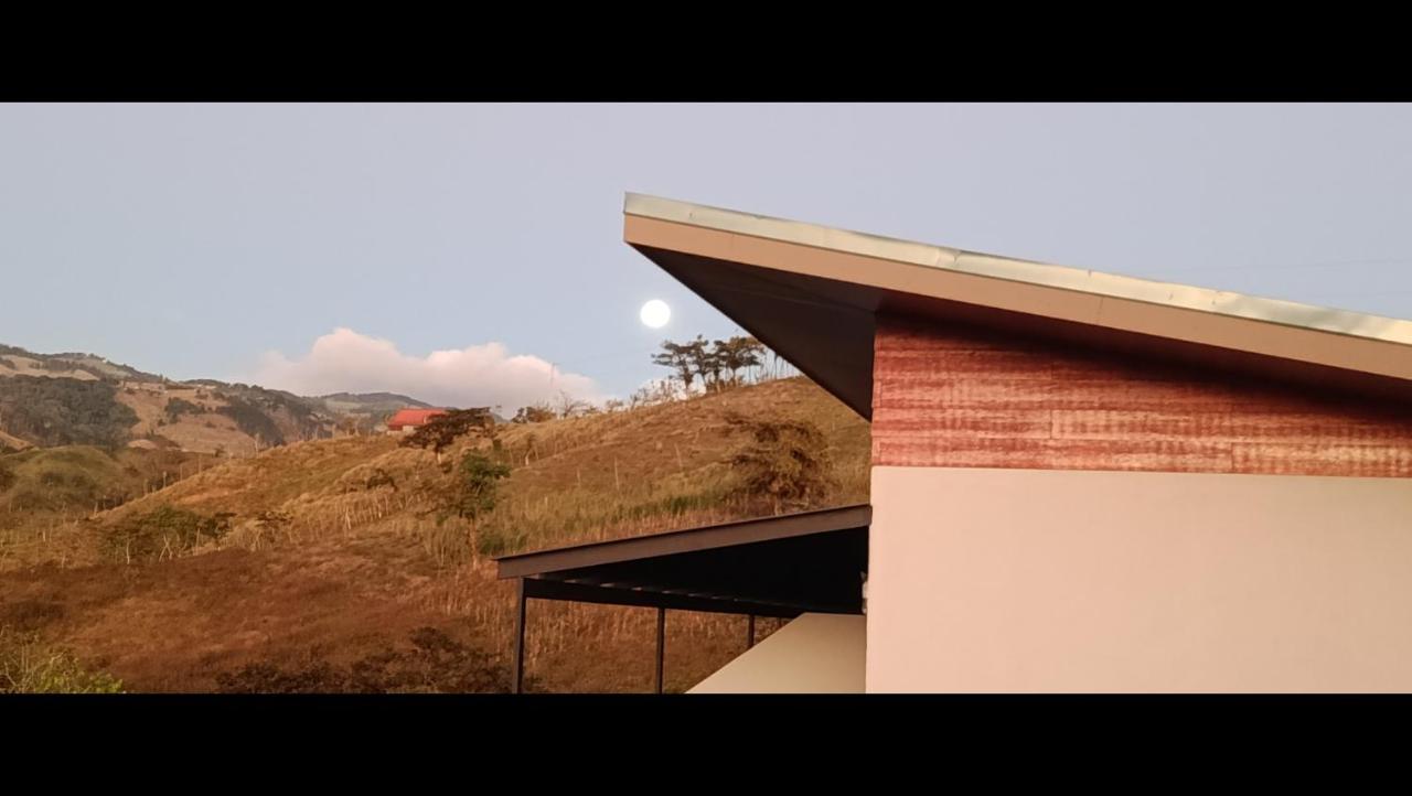 Finca Las Raíces Posada Rural - B&B Zarcero