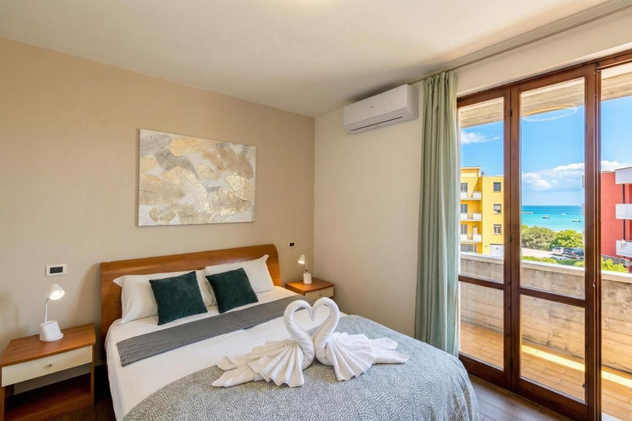 Peschiera Fantasia DesenzanoLoft Official Partner Homes & Villas by Marriott Bonvoy - Chambres d'hôtes Peschiera del Garda
