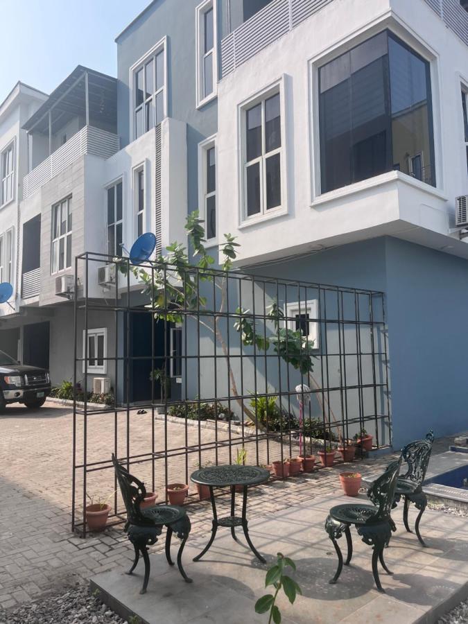 Lekki 3Bed Oceanview shortlet with Attendants and private Jetty - B&B Lagos