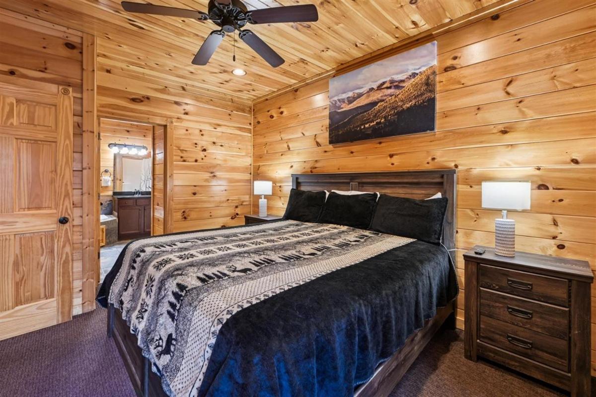 A View For Two by Venture Smoky Mountains - B&B Gatlinburg