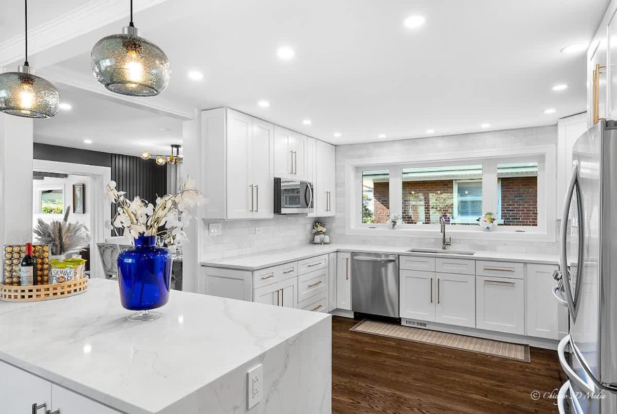 Casa 22 Luxury & Modern 3BD 2BA Home in Skokie - B&B Skokie