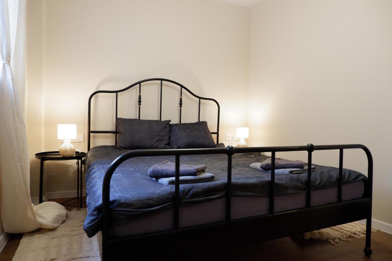 Bright 1BR Sofia Center - Cozy, Wi-Fi, AC, TV - B&B Sofia