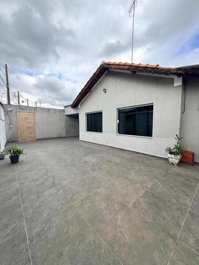 Casa com piscina, churrasqueira e vista mar a 50m da praia - B&B Praia Grande