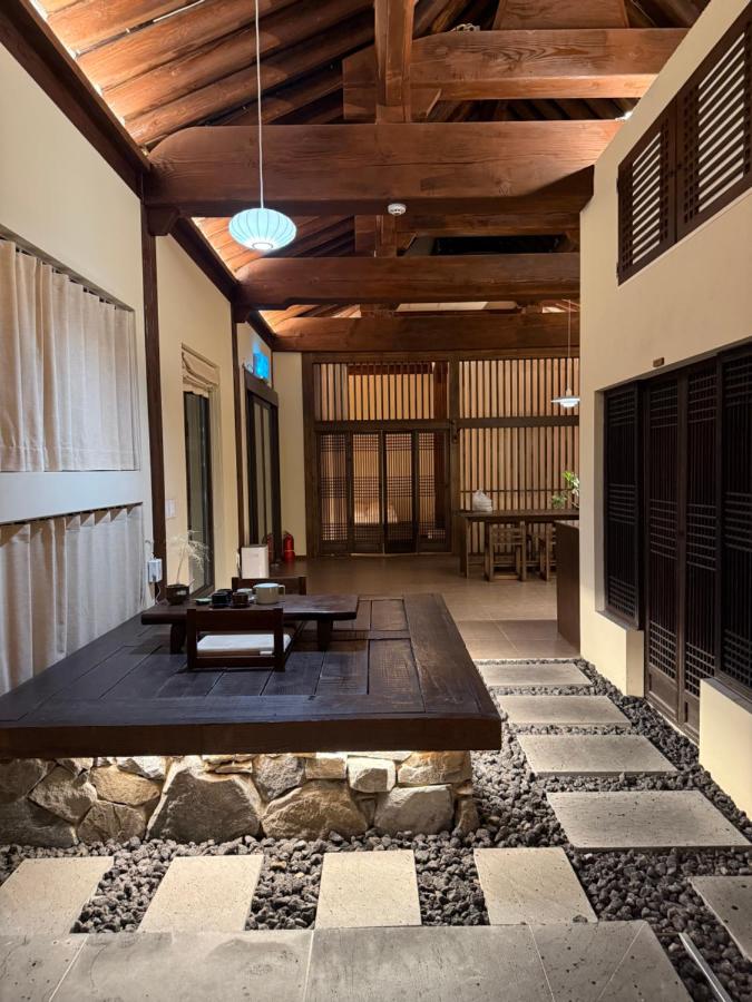 Stay Musso - Traditional Hanok with Private Jacuzzi - Bed and Breakfast Jeonju