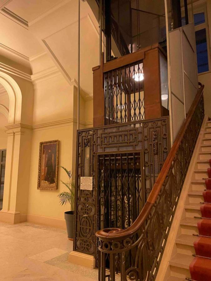 Characterful apartment in Zeebrugge! ThePalace403 - B&B Brujas