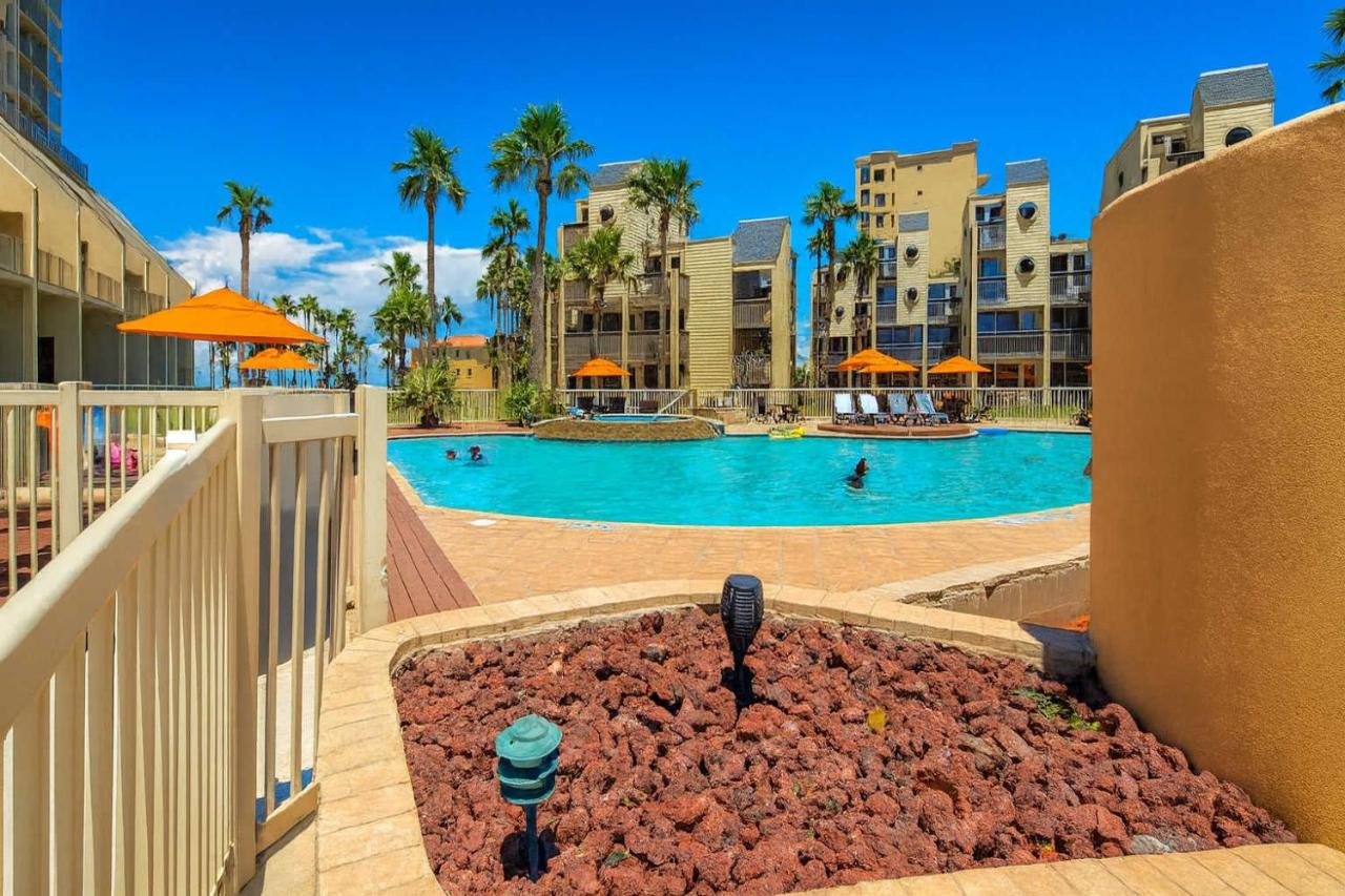 Tons of Beds 1st floor Beachfront Condo 2 Pools - Ferienwohnung South Padre Island