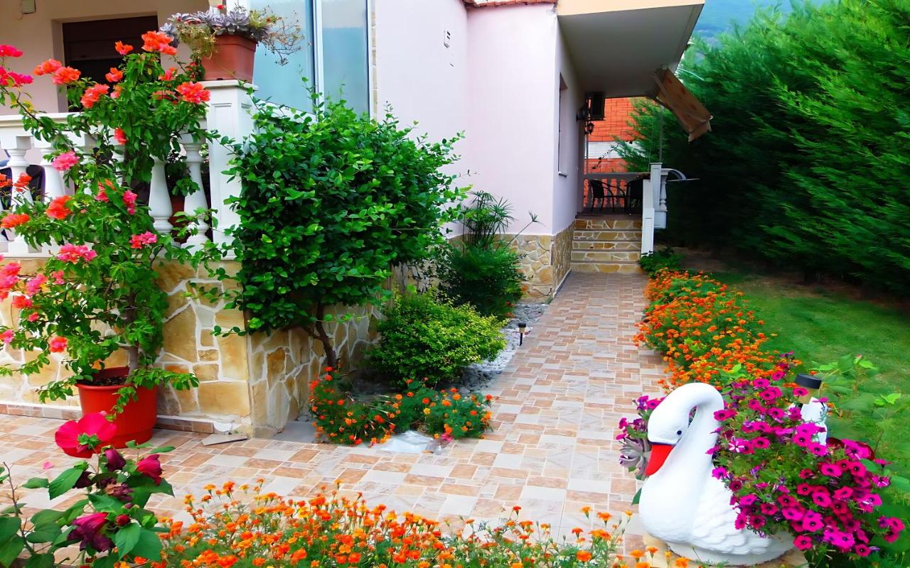 Relax pozar - B&B Káto Loutráki