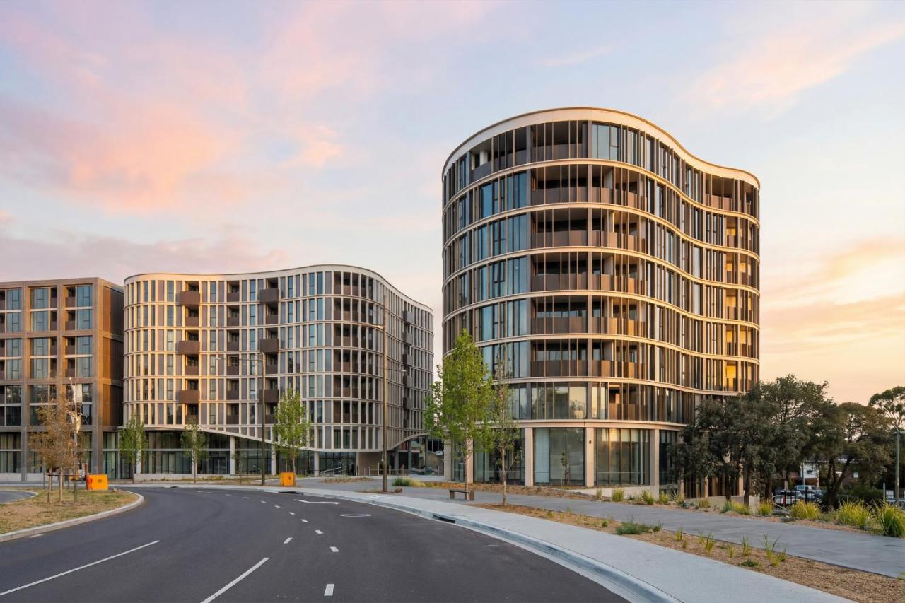 1BR Retreat w Fast WiFi, Parking, Gym n Pool - B&B Canberra
