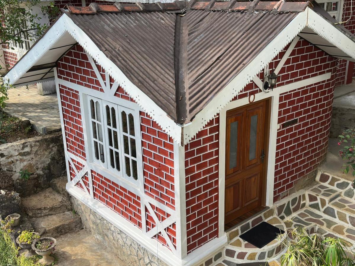 Woodside Manor - Bed and Breakfast Nuwara Eliya