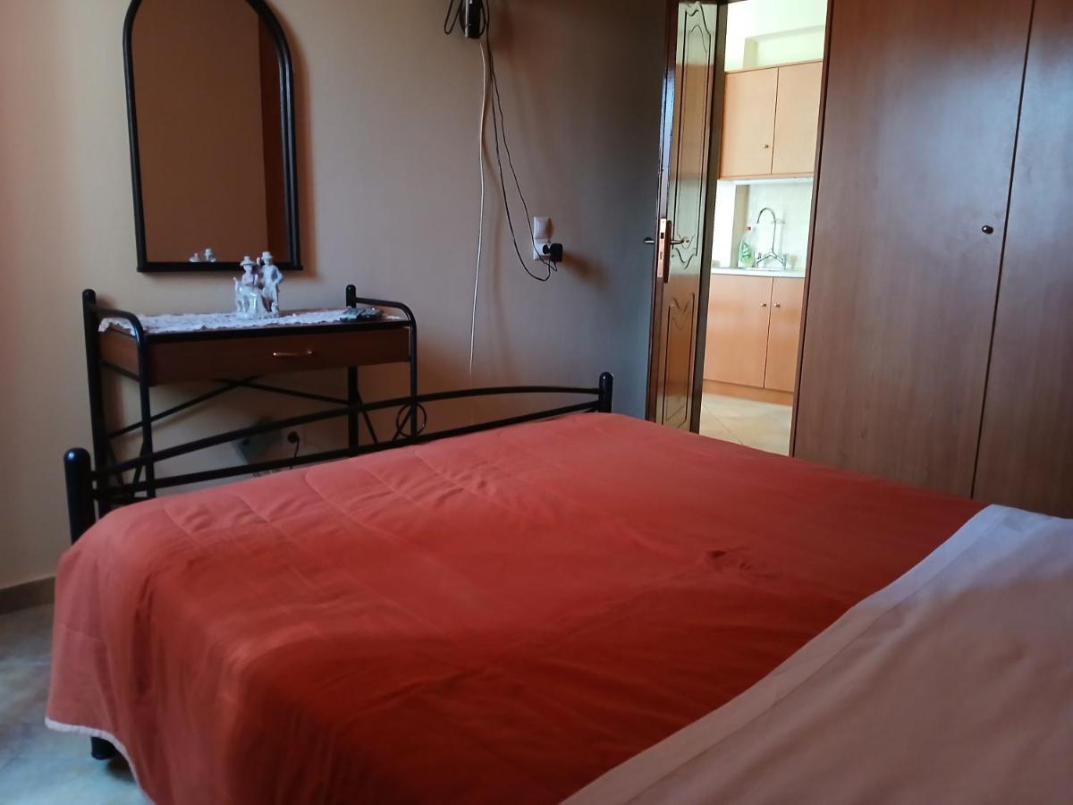 Avgonima Family's Rooms ll - B&B Chios