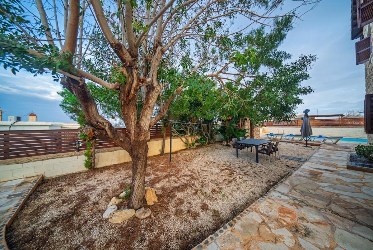 Petrochtisto Coastal Escape with Pool and Sea Views - B&B Pomós