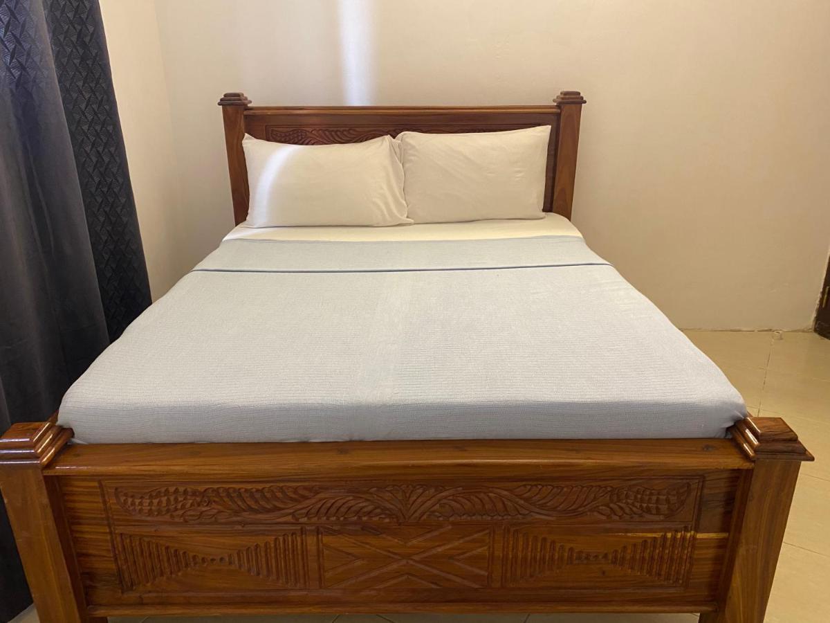 Hello Rafiki Hotel - Kelele Square - B&B Ngambo