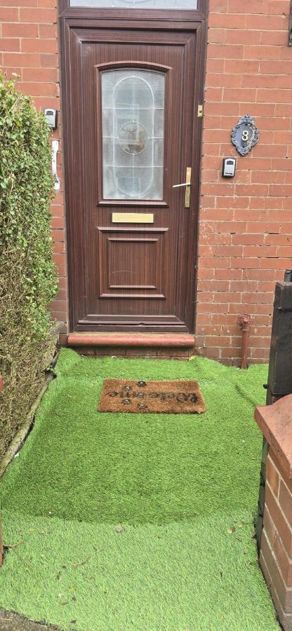 Machester Oldham Accomodation-Sleeps 6 -2BR - Chambres d’hôtes Manchester