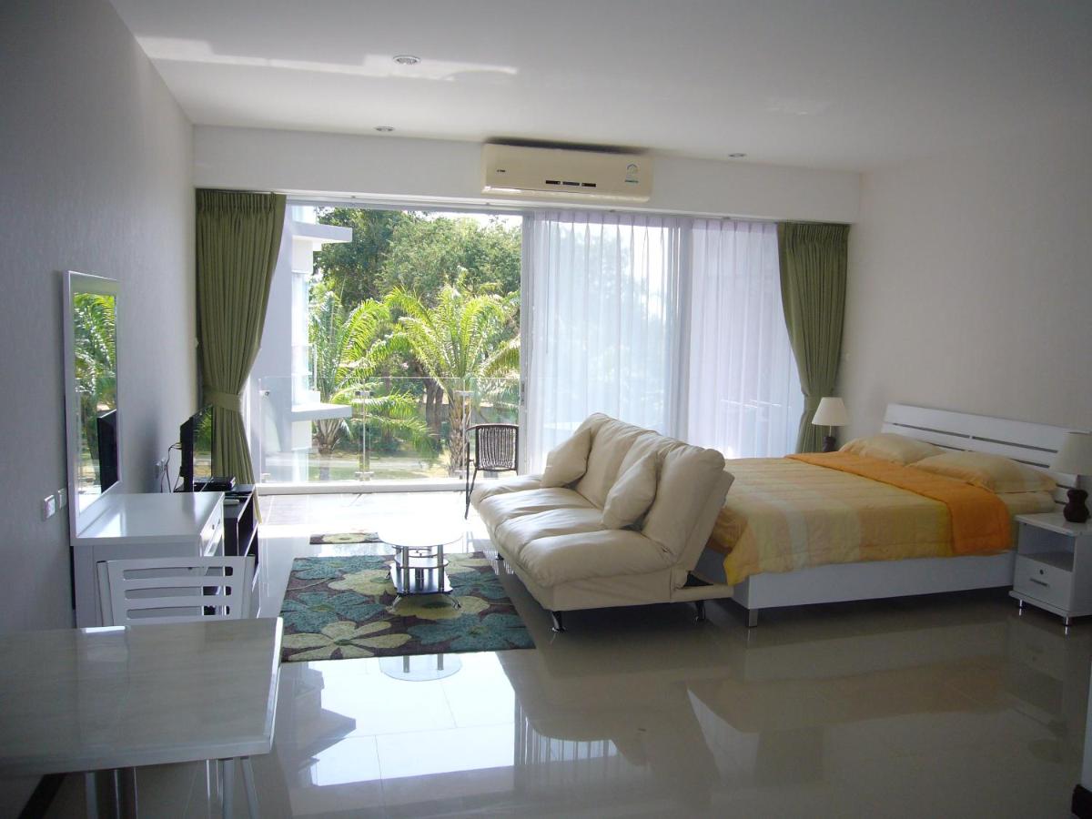 Apartamento con vistas a la piscina