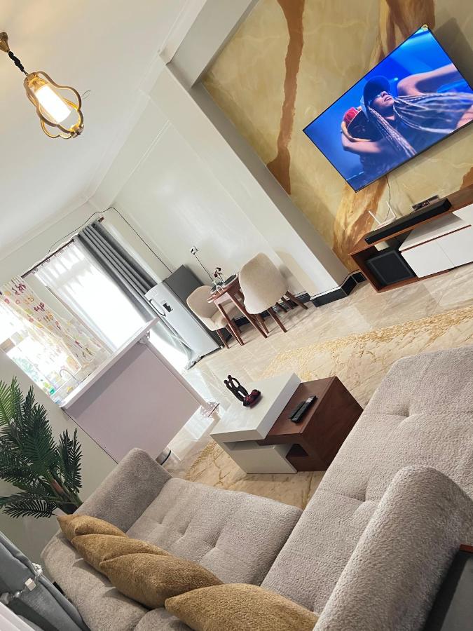 J&D HOME Bukoto - Bed and Breakfast Kampala