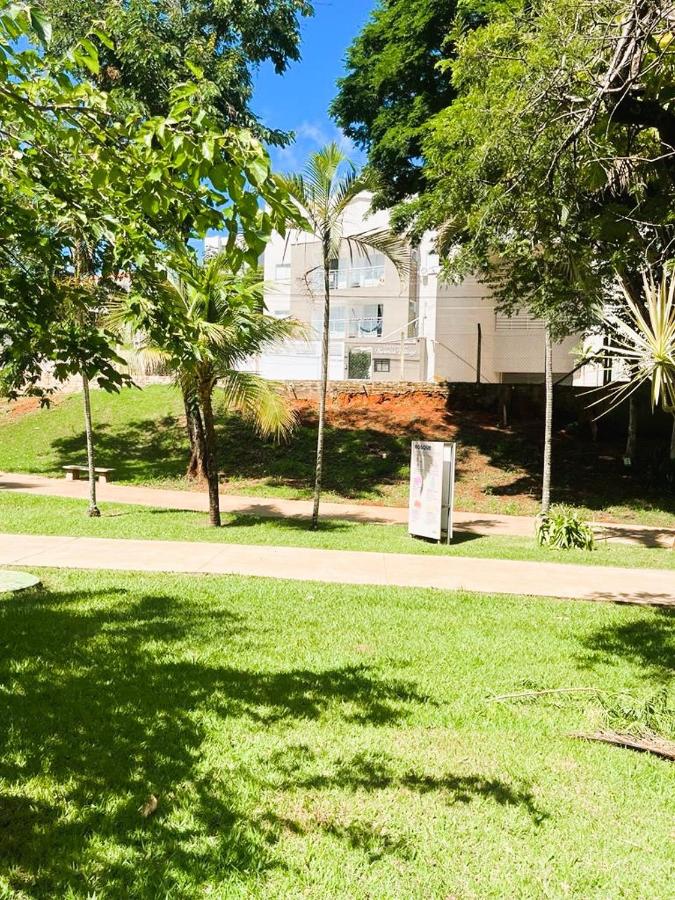 Apt 24 Em frente ao Sesc - Wi-Fi - Ar - Garagem - Chambres d'hôtes Presidente Prudente