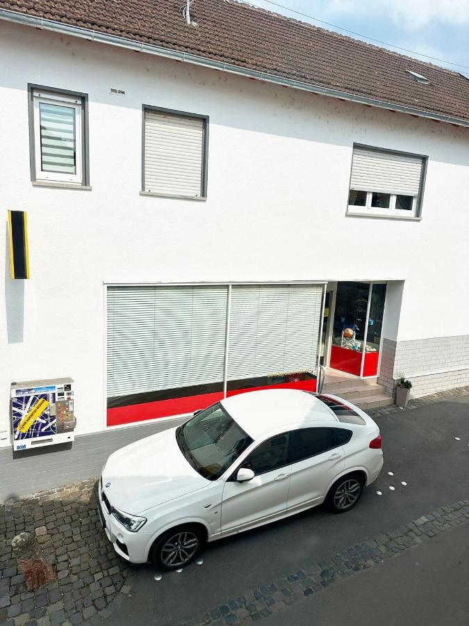 Stay & Relax Apartment in Flörsheim am Main - B&B Flörsheim