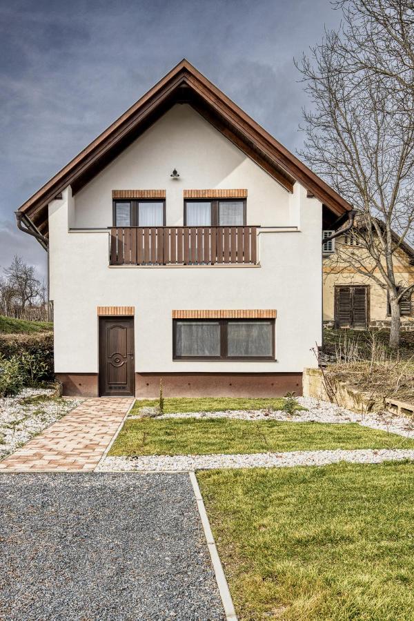 Hébér Ház - B&B Románd