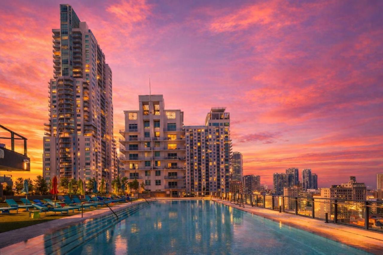 Casa Luna - Luxury High-Rise Condo - Downtown Miami - Pool & Gym - Skyline Views - B&B Miami