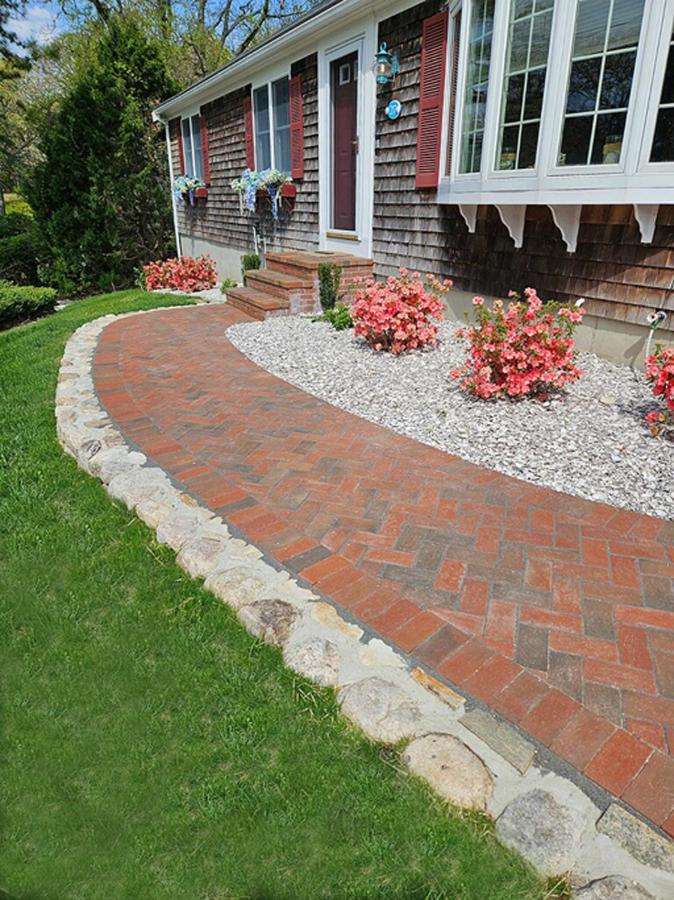 Cape Escape Chatham 5 Star Beach Chic 5 Min Walk to Beach-Newly Renovated Private Retreat AC - Chambres d'hôtes Chatham