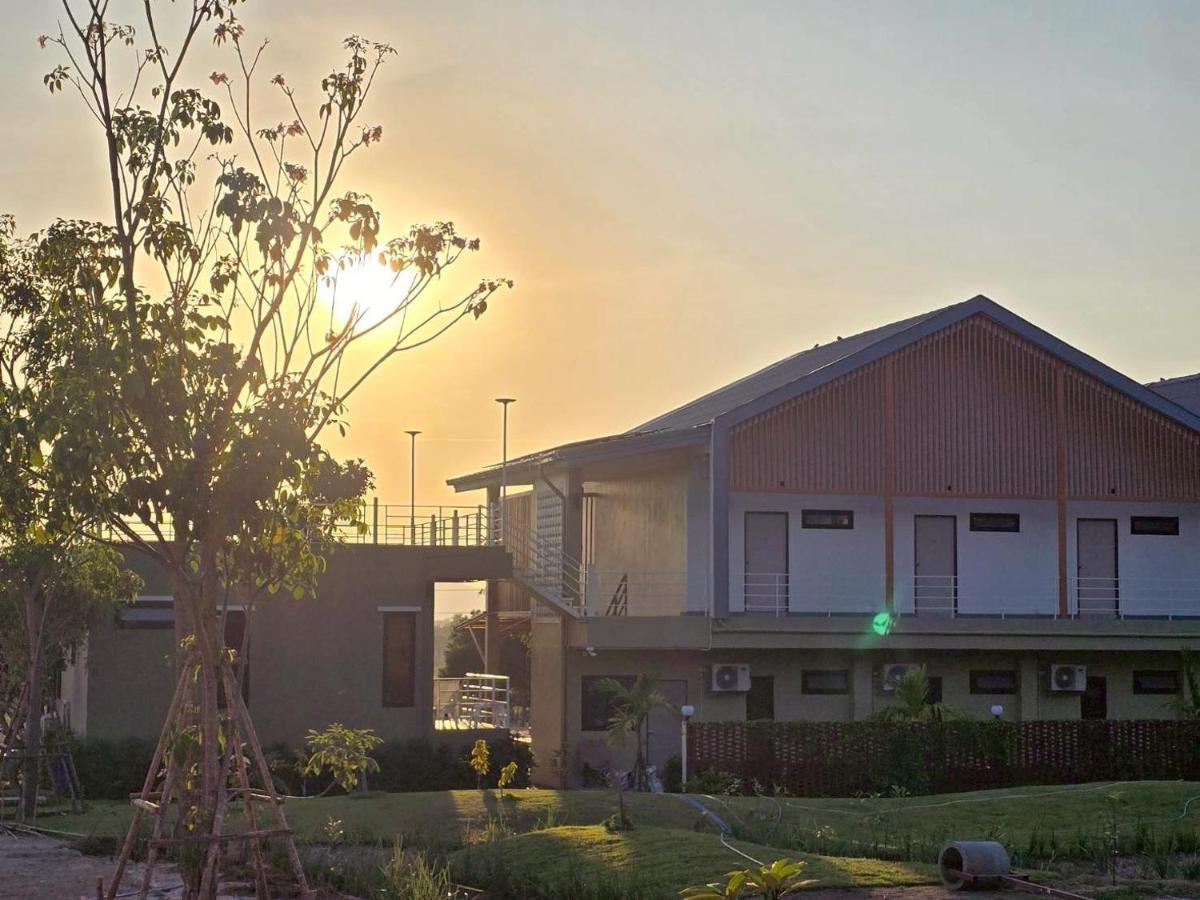 The Y Habitat - Ferienwohnung Kanchanaburi
