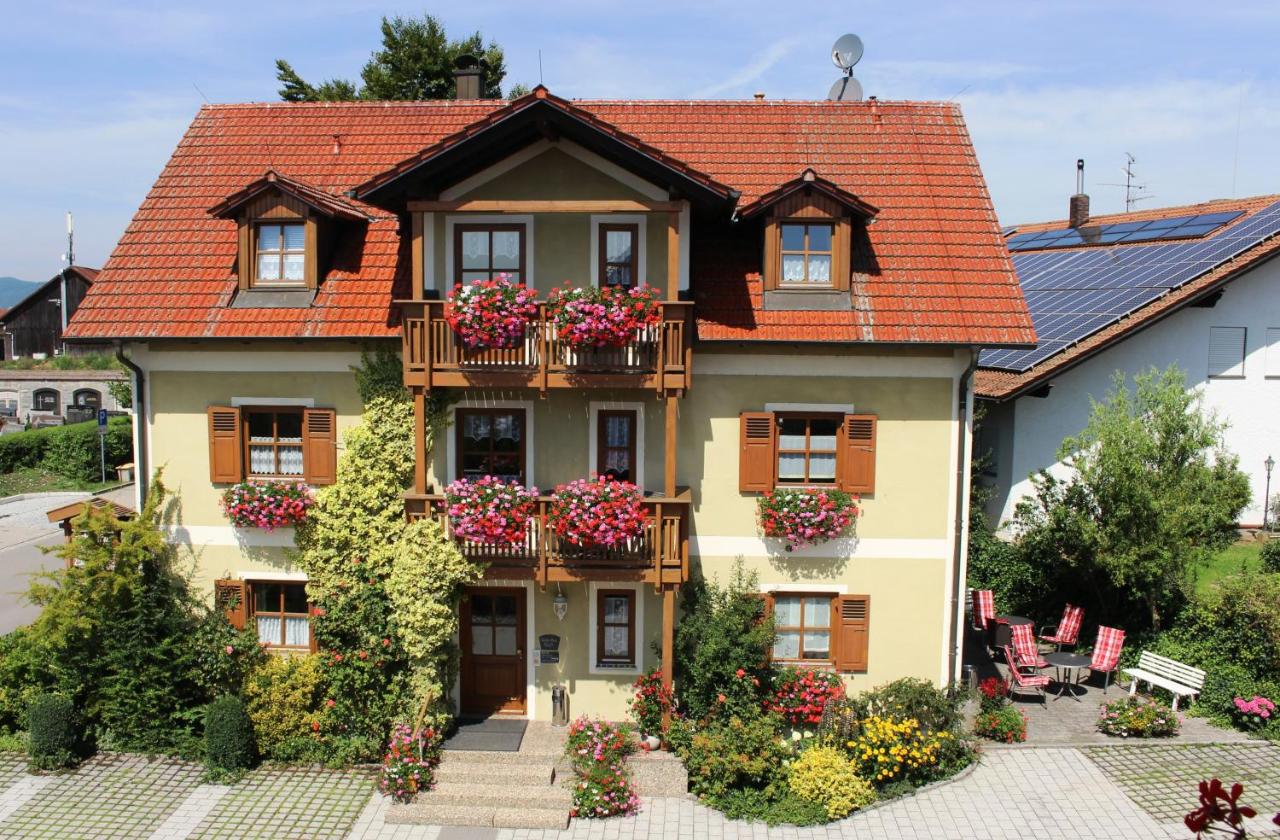 Gäste-Haus Rösch - Ferienwohnung Wiesent