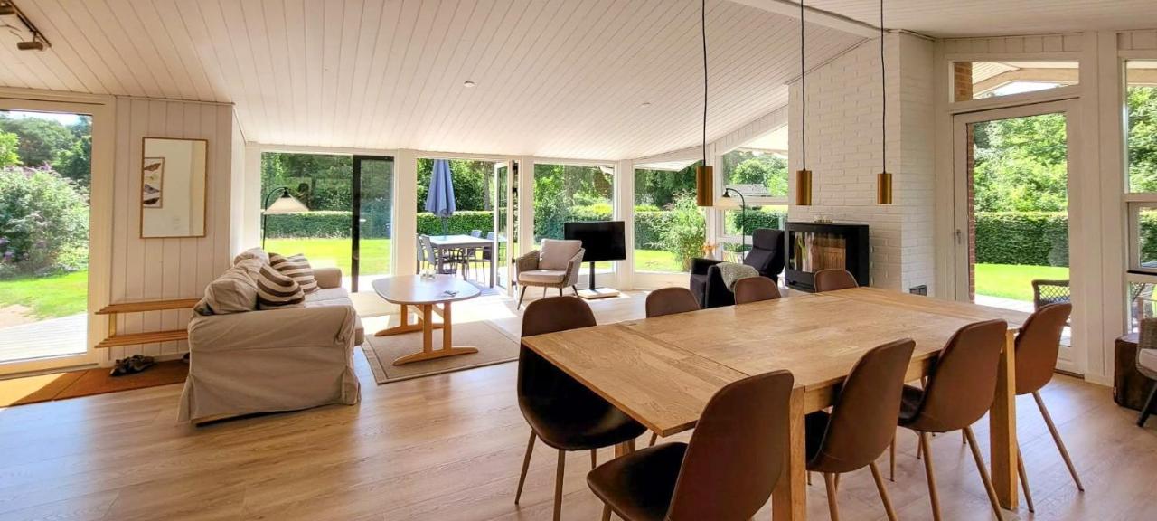 Summer House With Big Canoo Near Sminge Lake - B&B Silkeborg