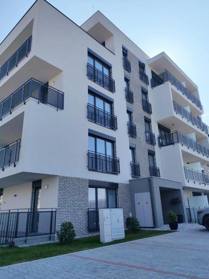 GINA Apartman in Riva Park - B&B Dunajská Streda
