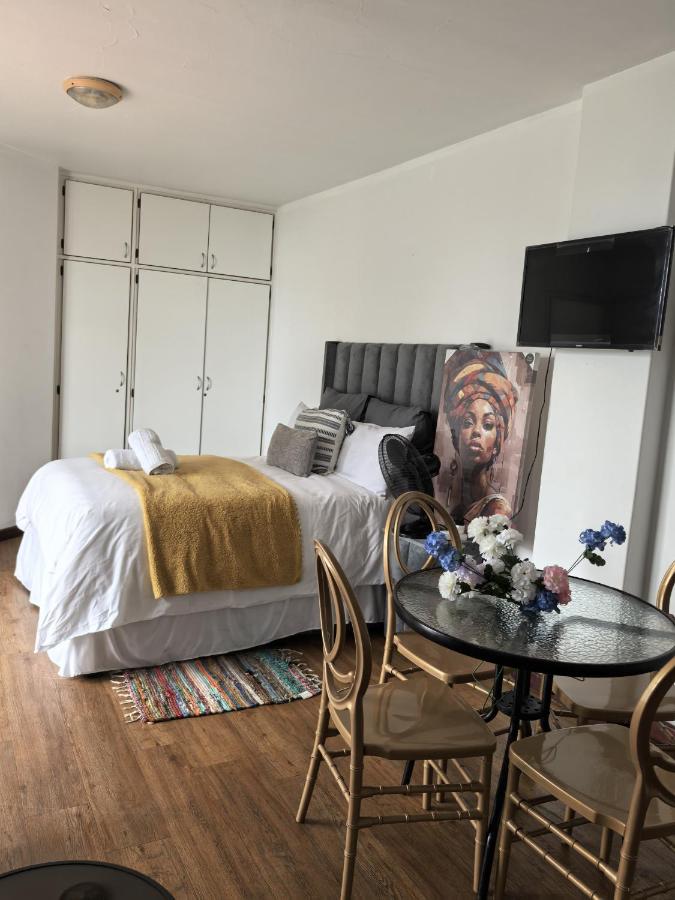 Unit 128 Oceanic Hotel - Ferienwohnung Durban
