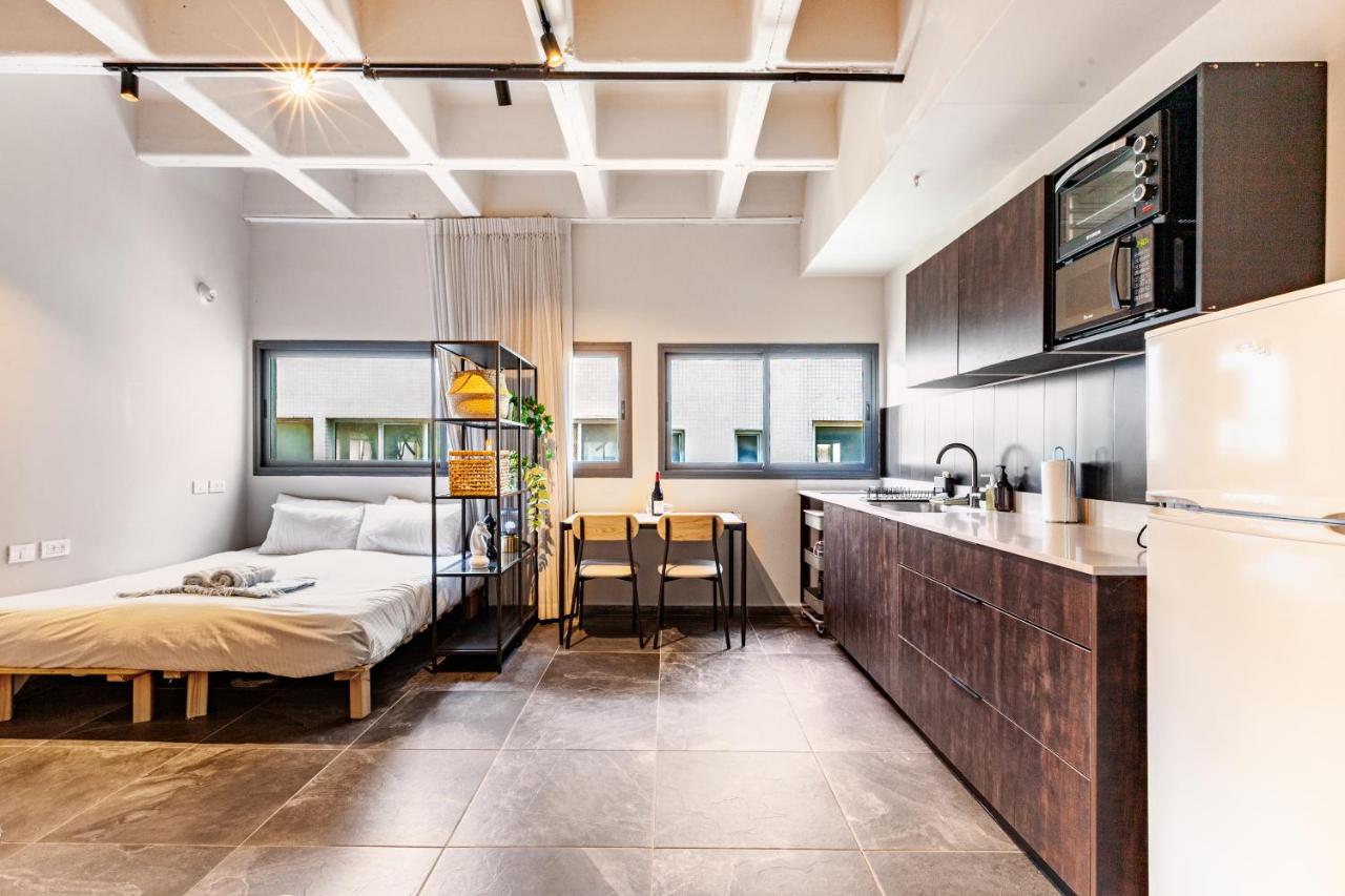 BreezHoouse Sadeh 28 Residence Buidling with Shelter - Bed and Breakfast Tel Aviv