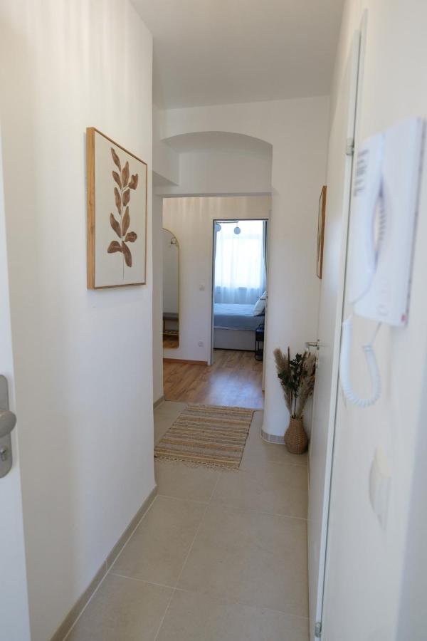 2AC Urban Haven 50m2 Near Metro - B&B Vienna