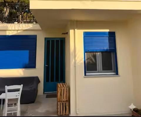 Stylish 2BR very close to the sea - B&B Vathý